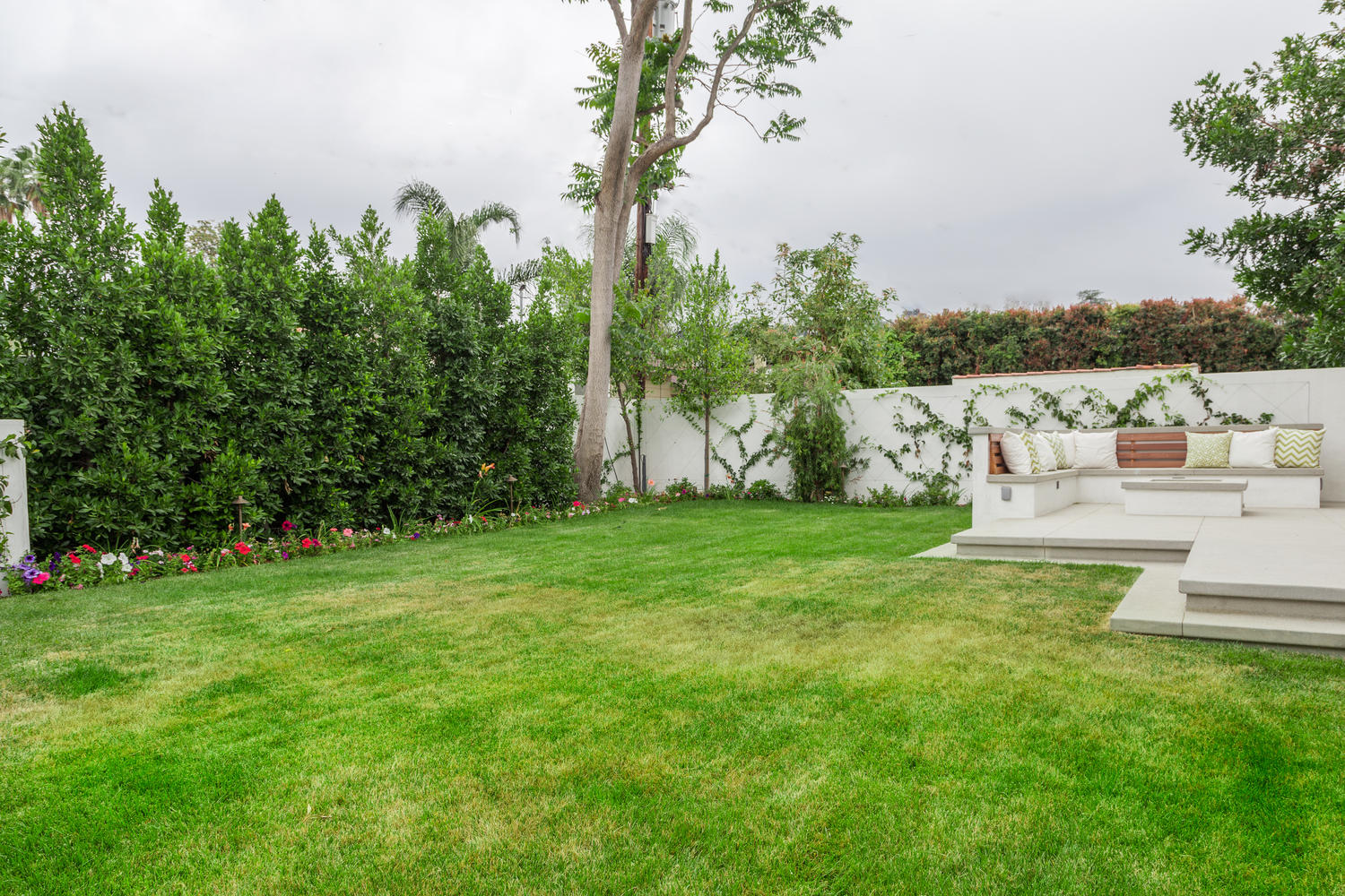 4114 Farmdale Ave Studio-large-042-ExteriorBack-1500x1000-72dpi.jpg