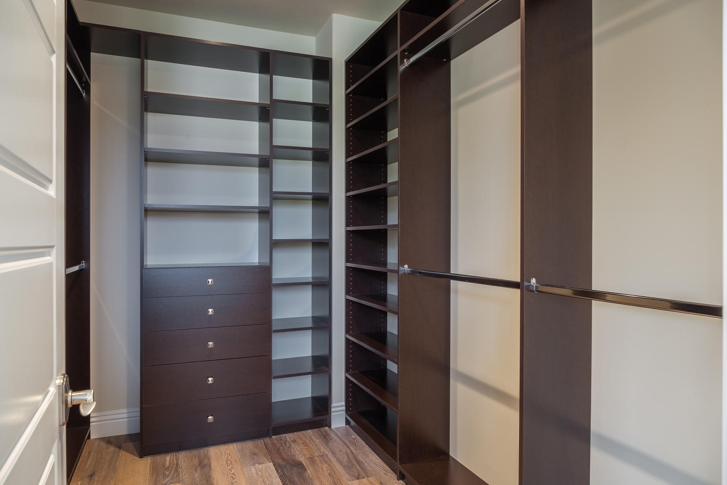 4114 Farmdale Ave Studio-large-026-Master Closet-1500x1000-72dpi.jpg