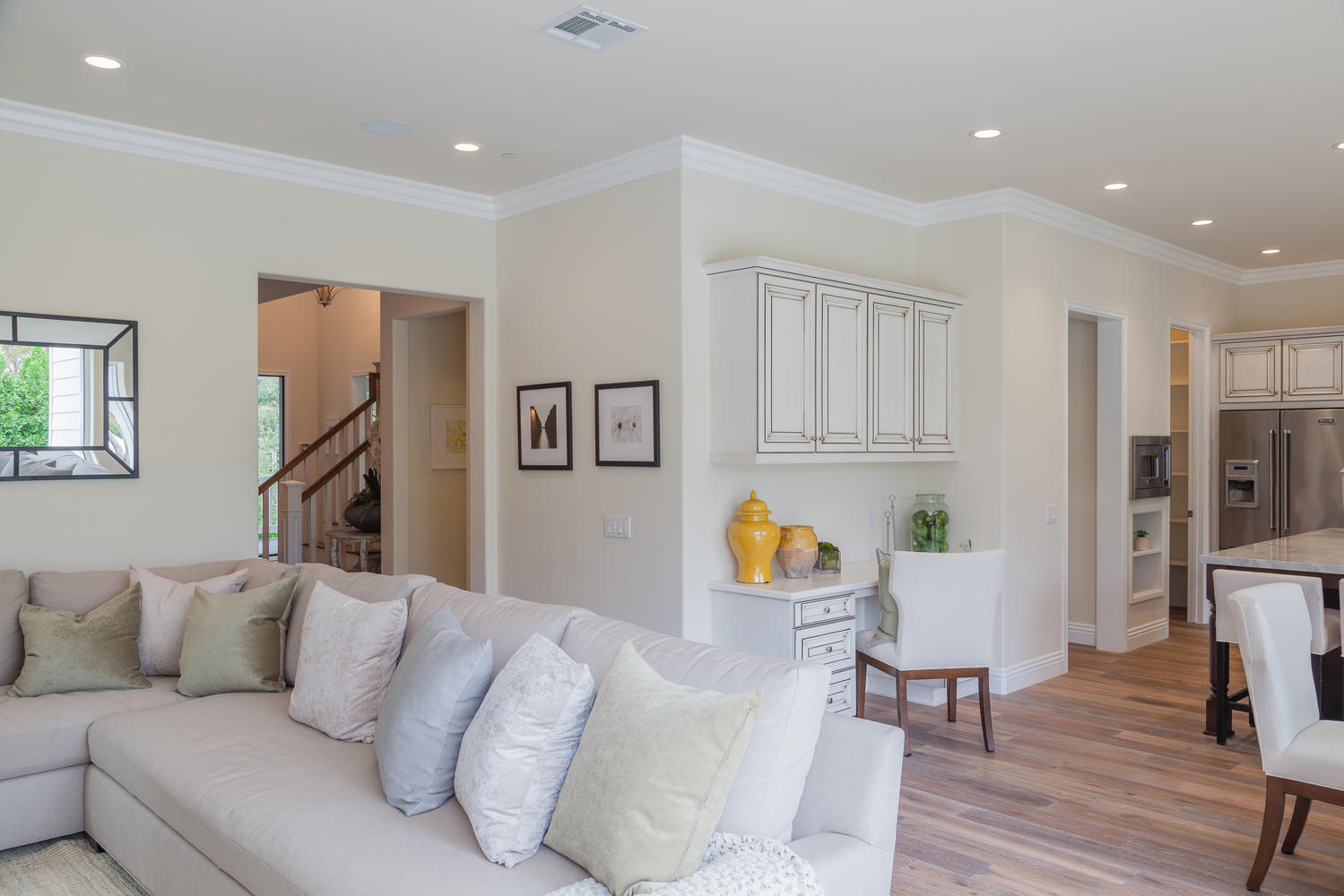 4114 Farmdale Ave Studio-large-016-Family Room-1500x1000-72dpi.jpg