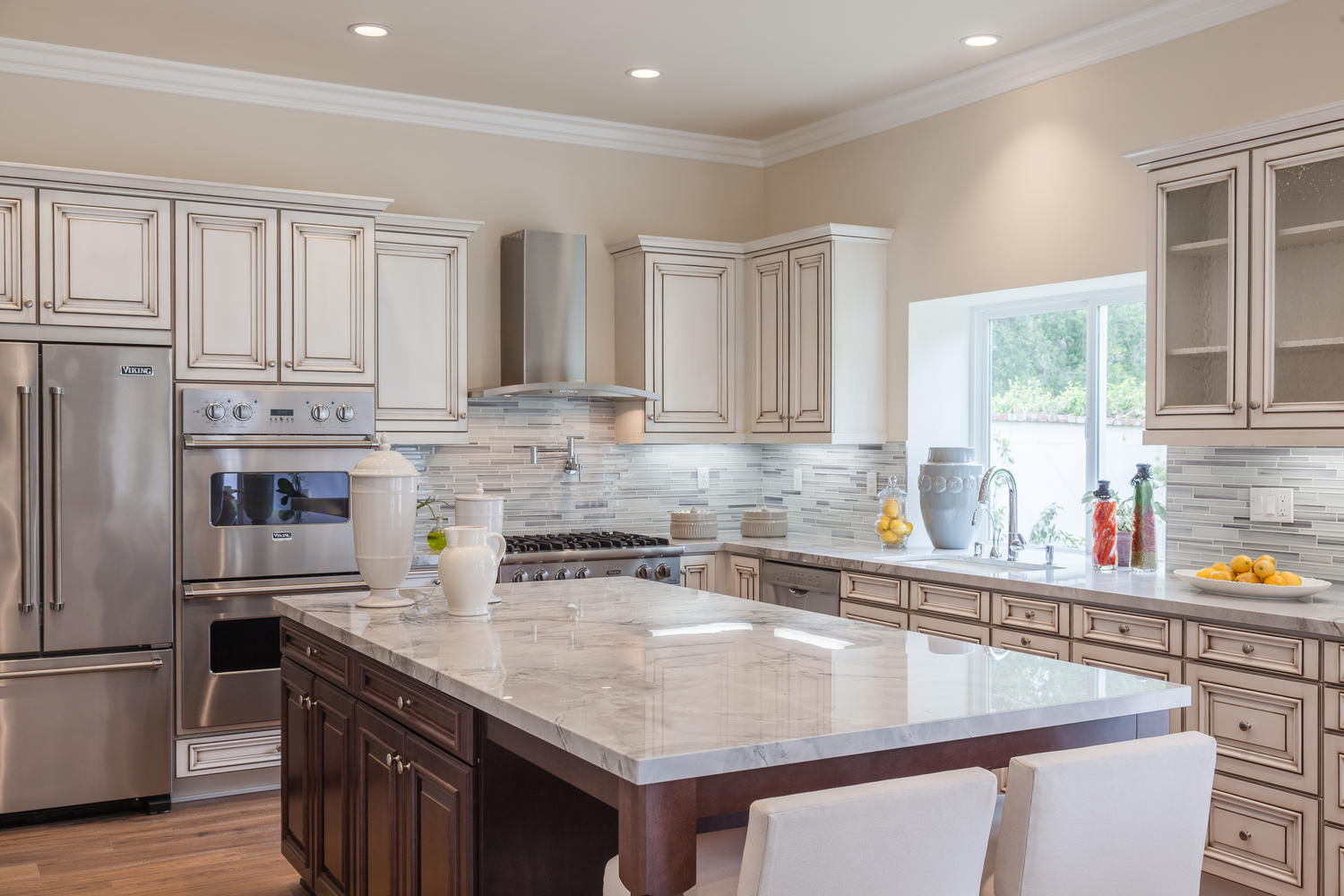 4114 Farmdale Ave Studio-large-008-Kitchen-1500x1000-72dpi.jpg