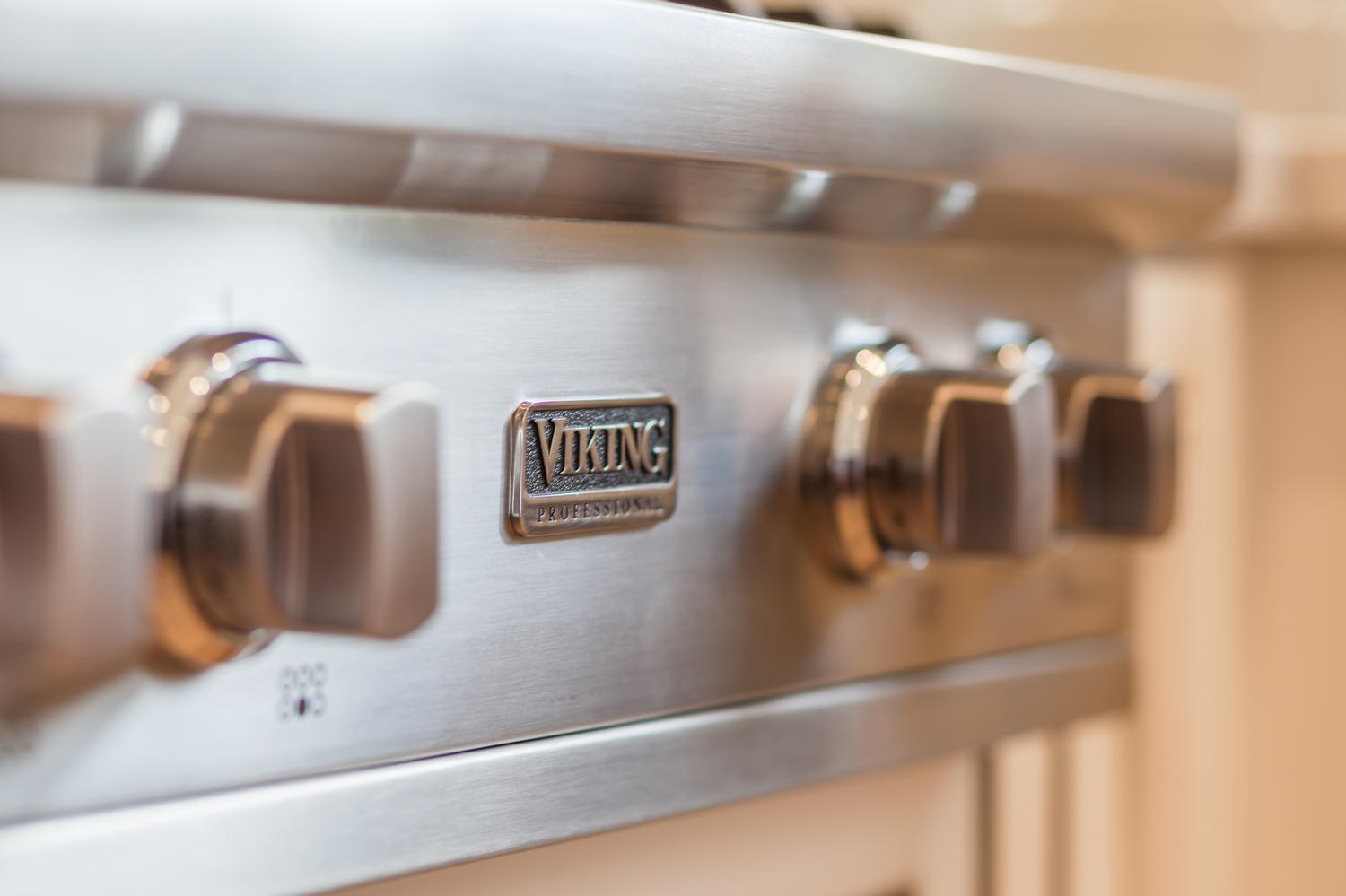 4114 Farmdale Ave Studio-large-011-KitchenDetail-1500x999-72dpi.jpg