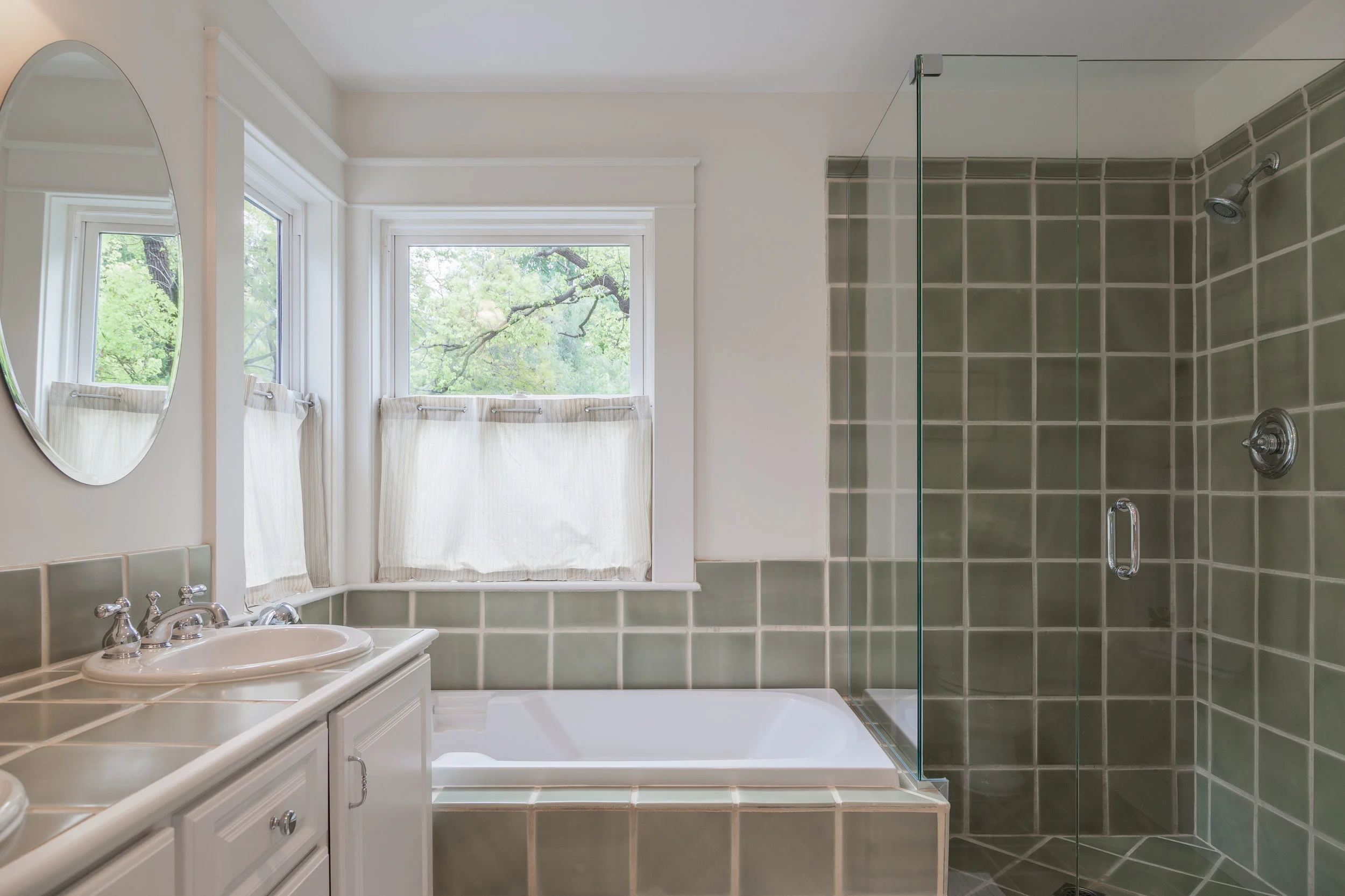 3163 La Suvida Dr Los Angeles-print-034-Bathroom-4200x2799-300dpi.jpg