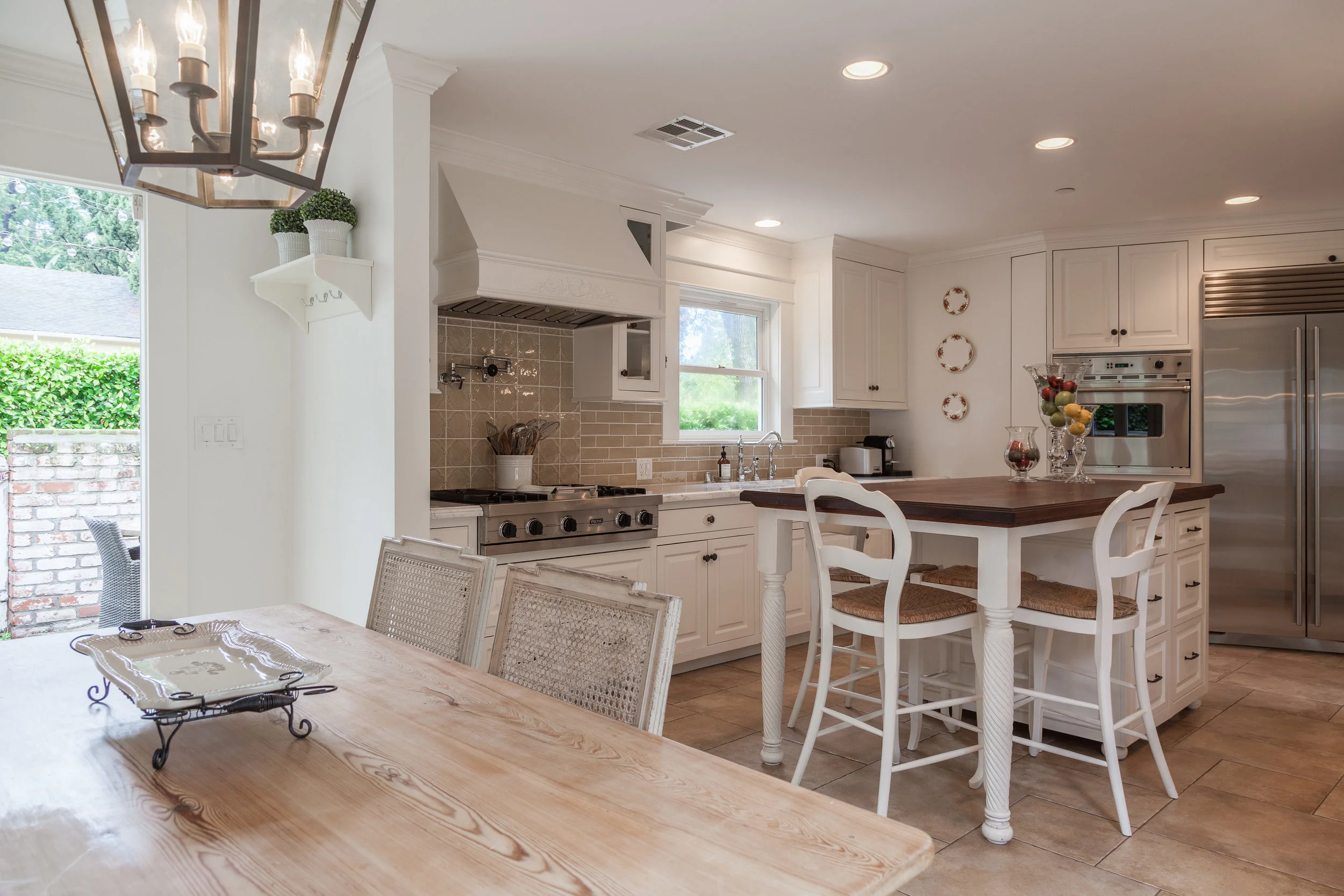 3163 La Suvida Dr Los Angeles-print-011-Kitchen-4200x2800-300dpi.jpg