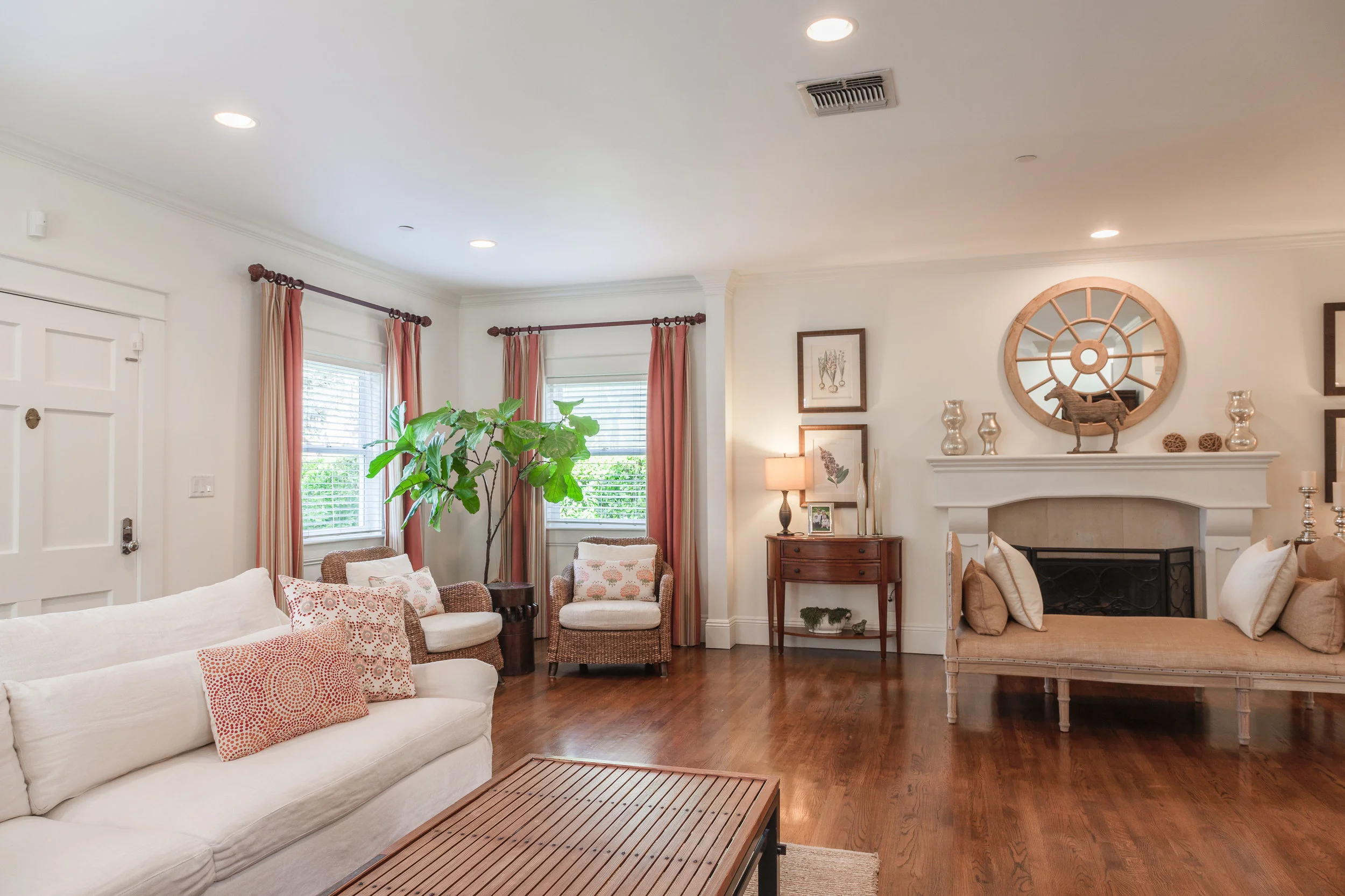 3163 La Suvida Dr Los Angeles-print-004-Living Room-4200x2800-300dpi.jpg