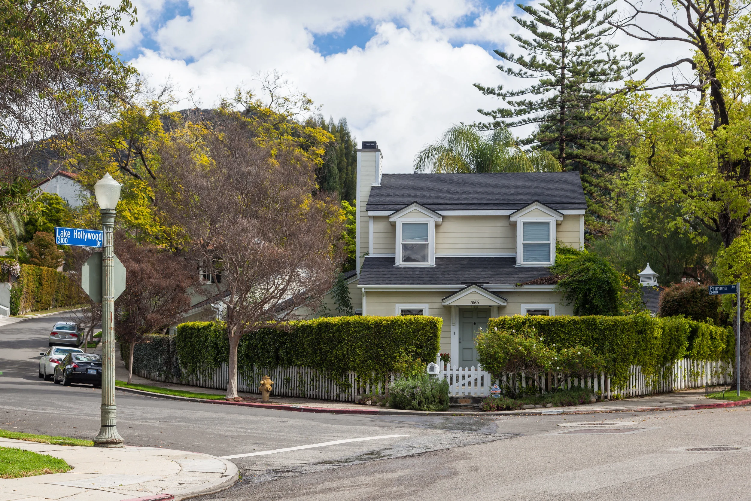 3163 La Suvida Dr Los Angeles-print-001-ExteriorFront-4200x2800-300dpi.jpg