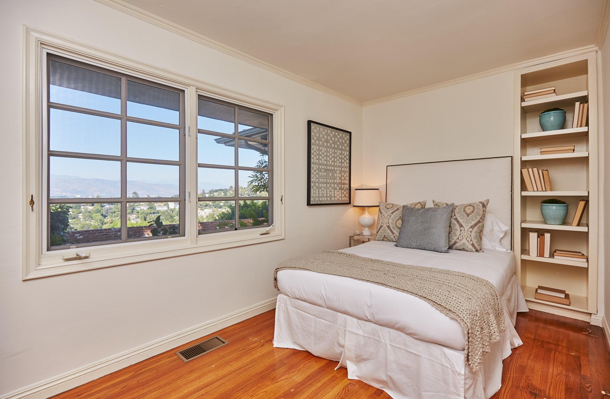 12948_Galewood_St_Studio_CIty_014.jpg