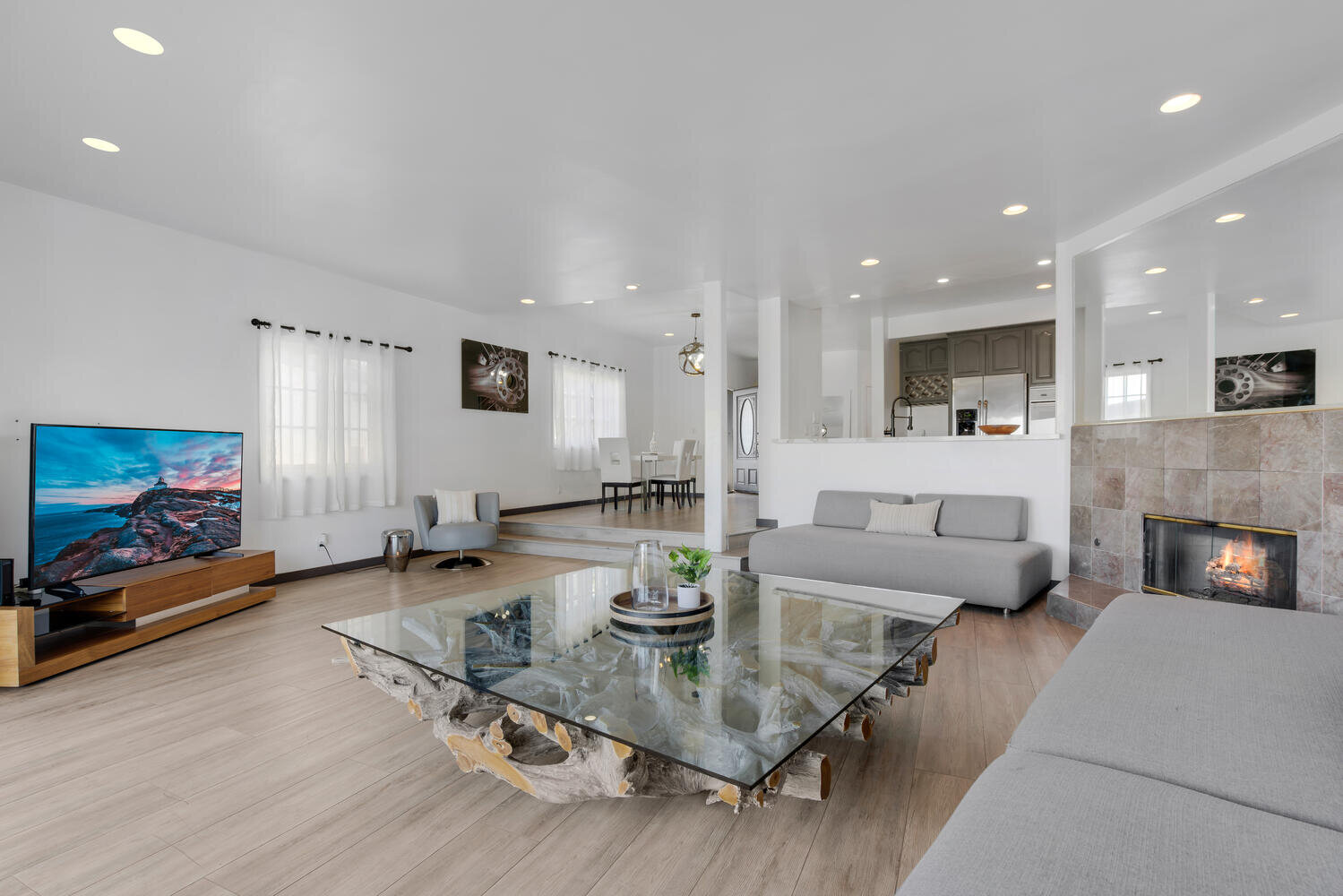 2038 N Sycamore Ave Los-large-011-010-Griffin7-1500x1000-72dpi.jpg