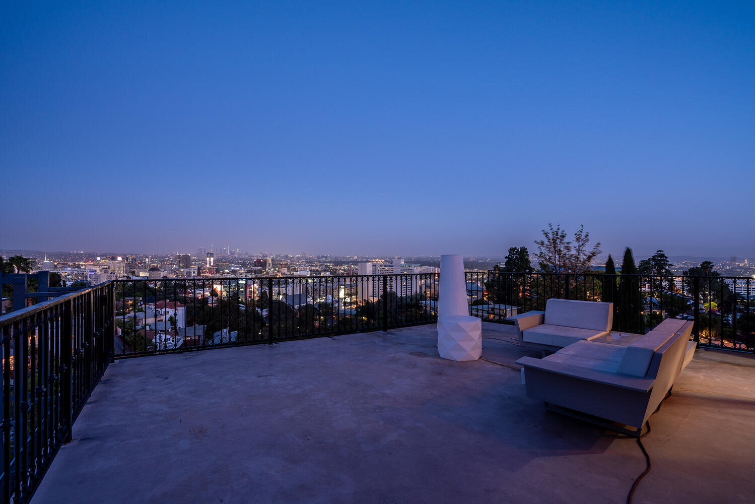 2038 N Sycamore Ave Los-large-059-053-DSC8568-1500x1000-72dpi.jpg