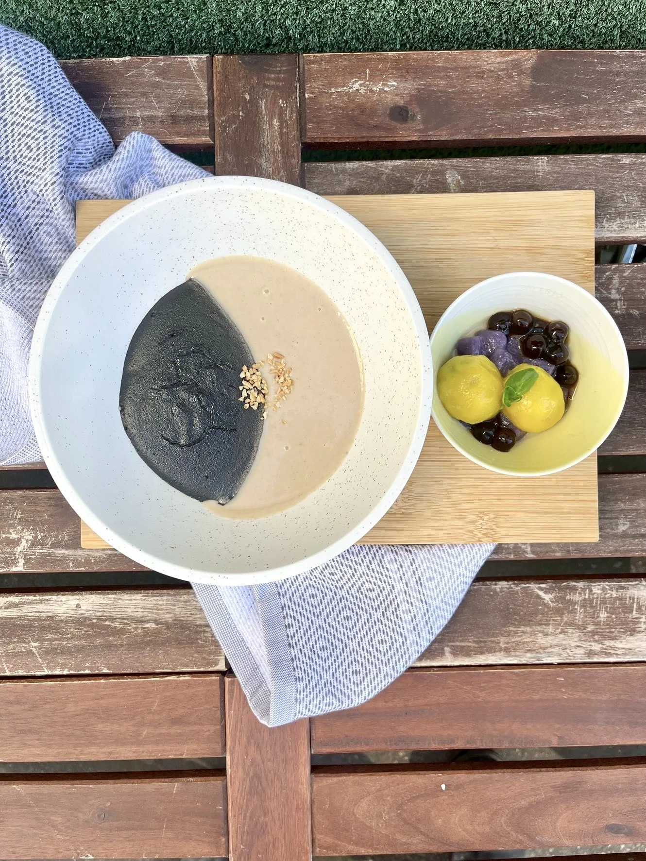 WARM BLACK SESAME & PEANUT