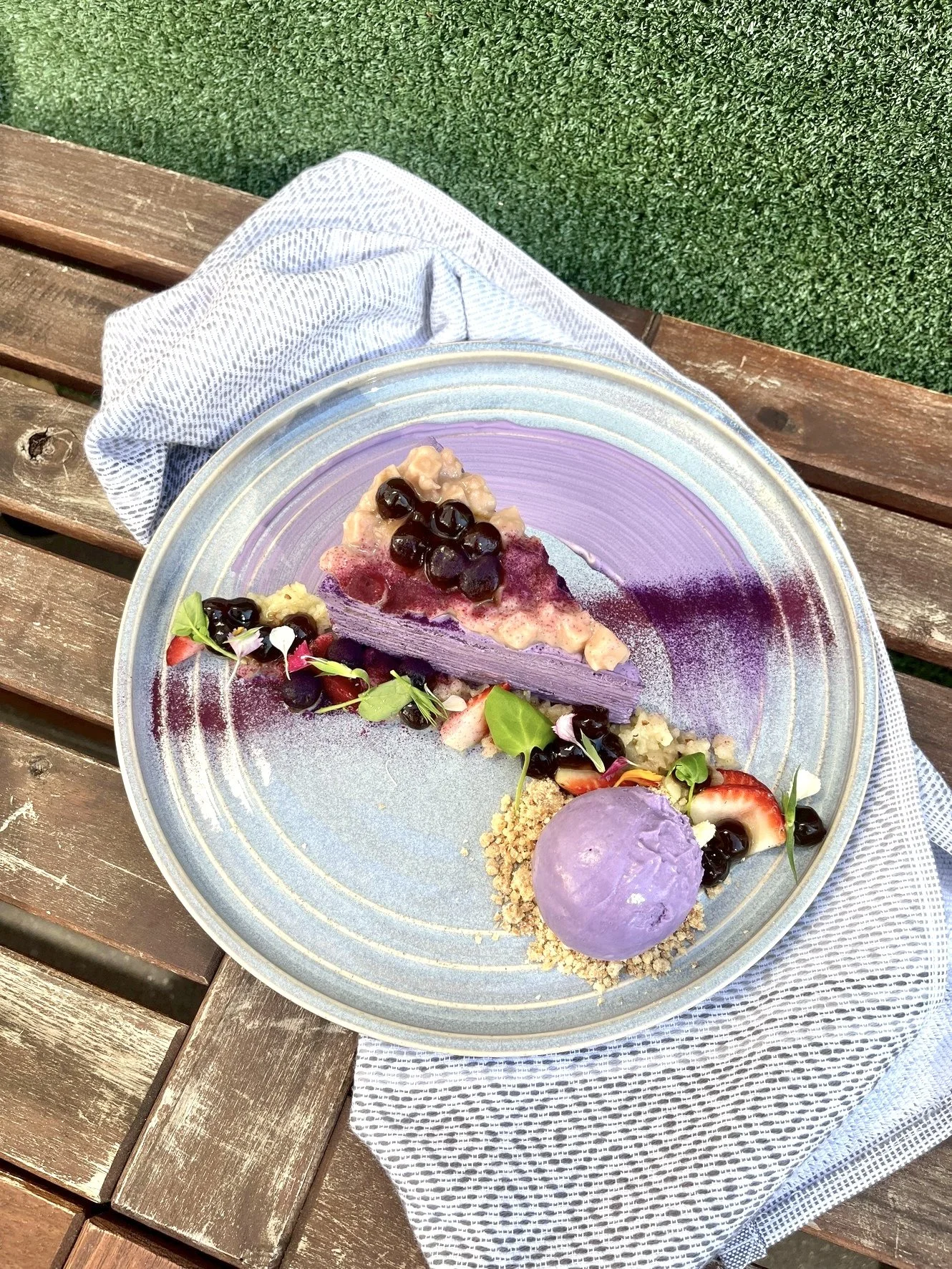 TARO & OSMANTHUS CREPE CAKE