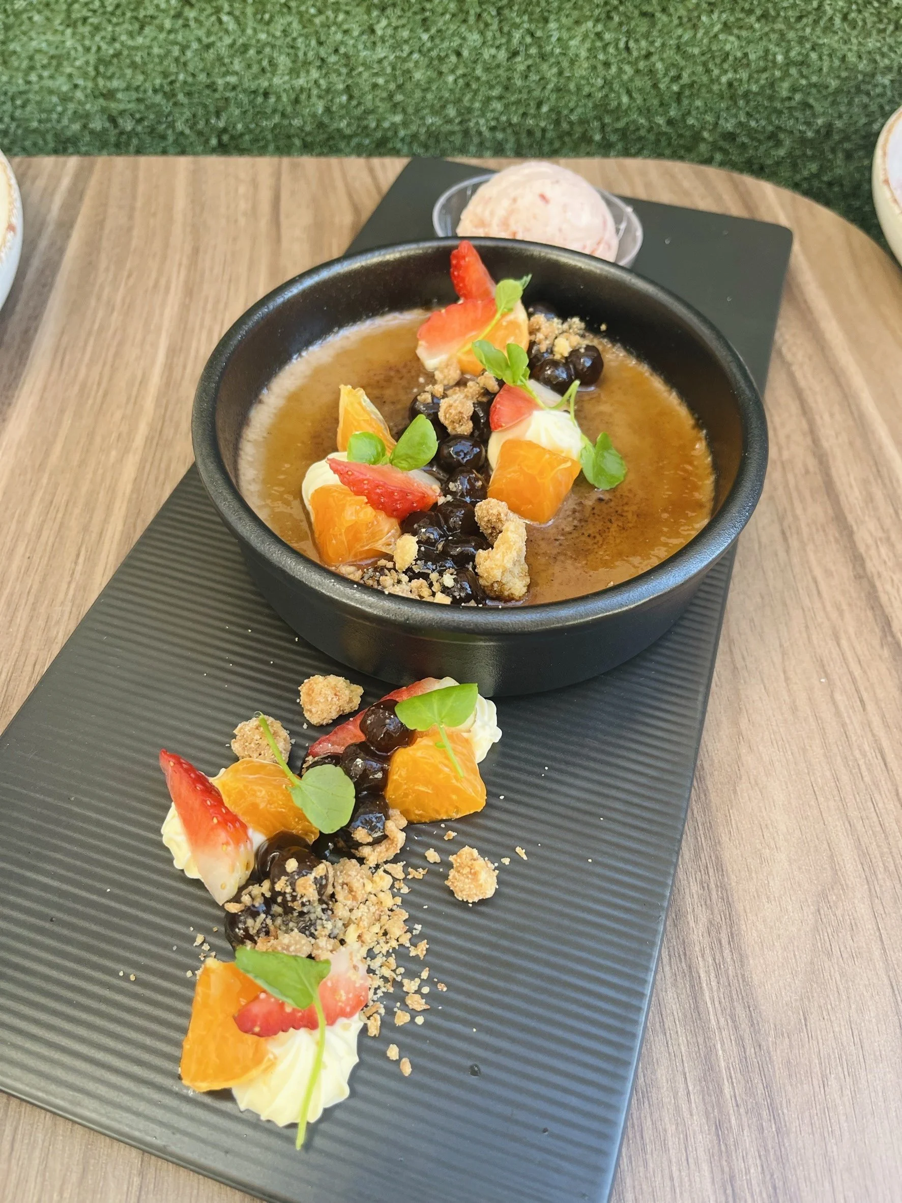 NOIR BLACK SESAME BRULEE
