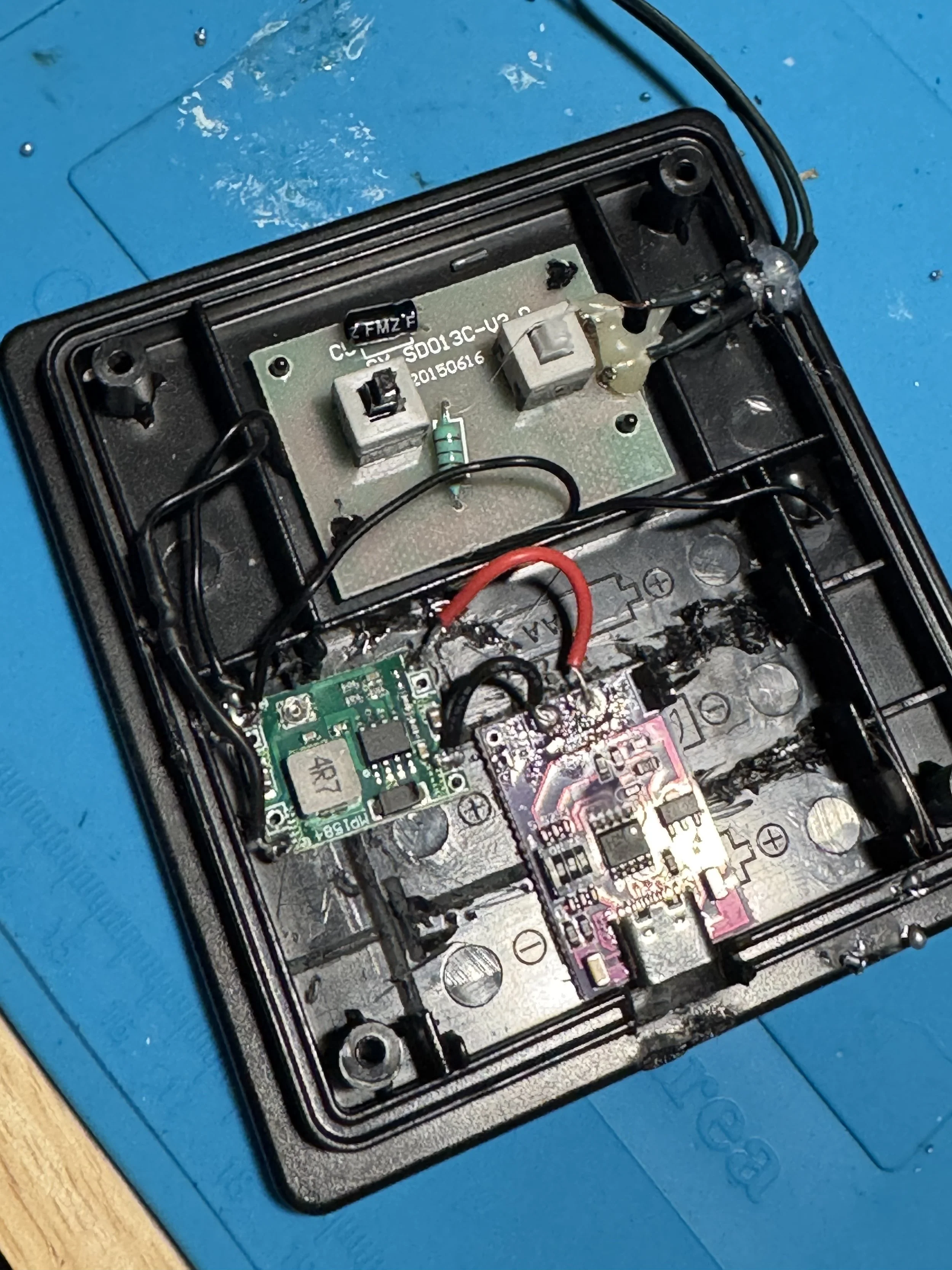 Project: Turning Dead Solar Christmas Lights Into USB Lights