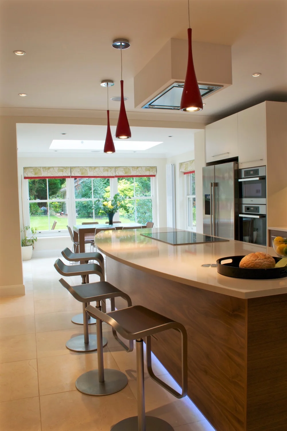 Contemporary Open Plan Kitchen
