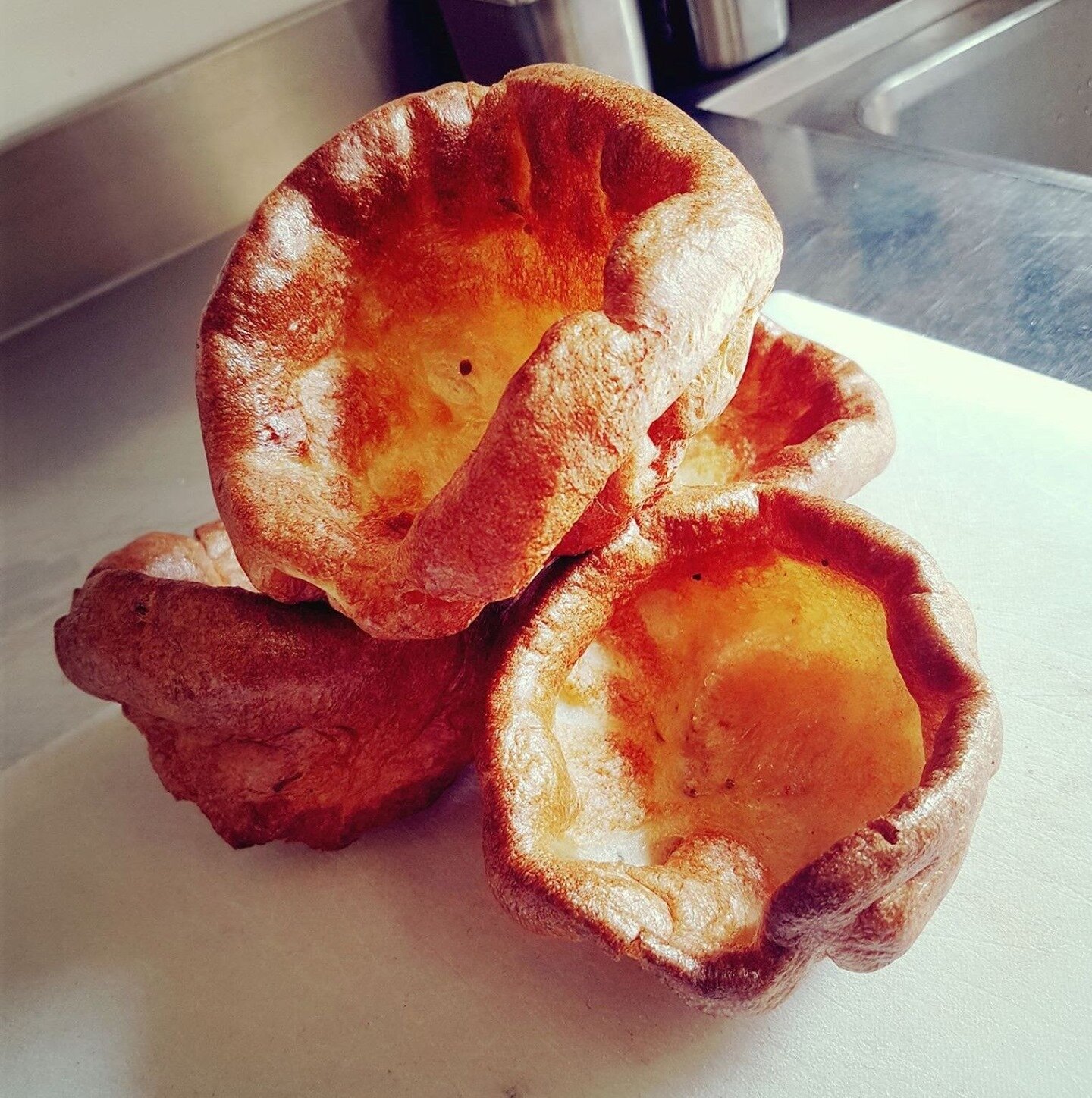 Who's ready for our bigger-than-your-head yorkshire puddings tomorrow?  Tag who you're bringing with you! #yorkies #giantyorkshirepuddings #yummy #sundayfunday