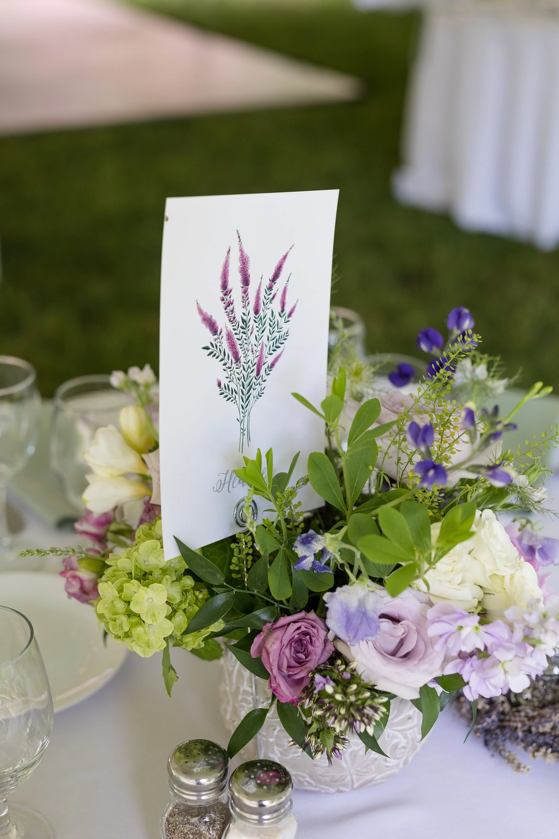 DIY_GuestTableCenterpieces.JPG