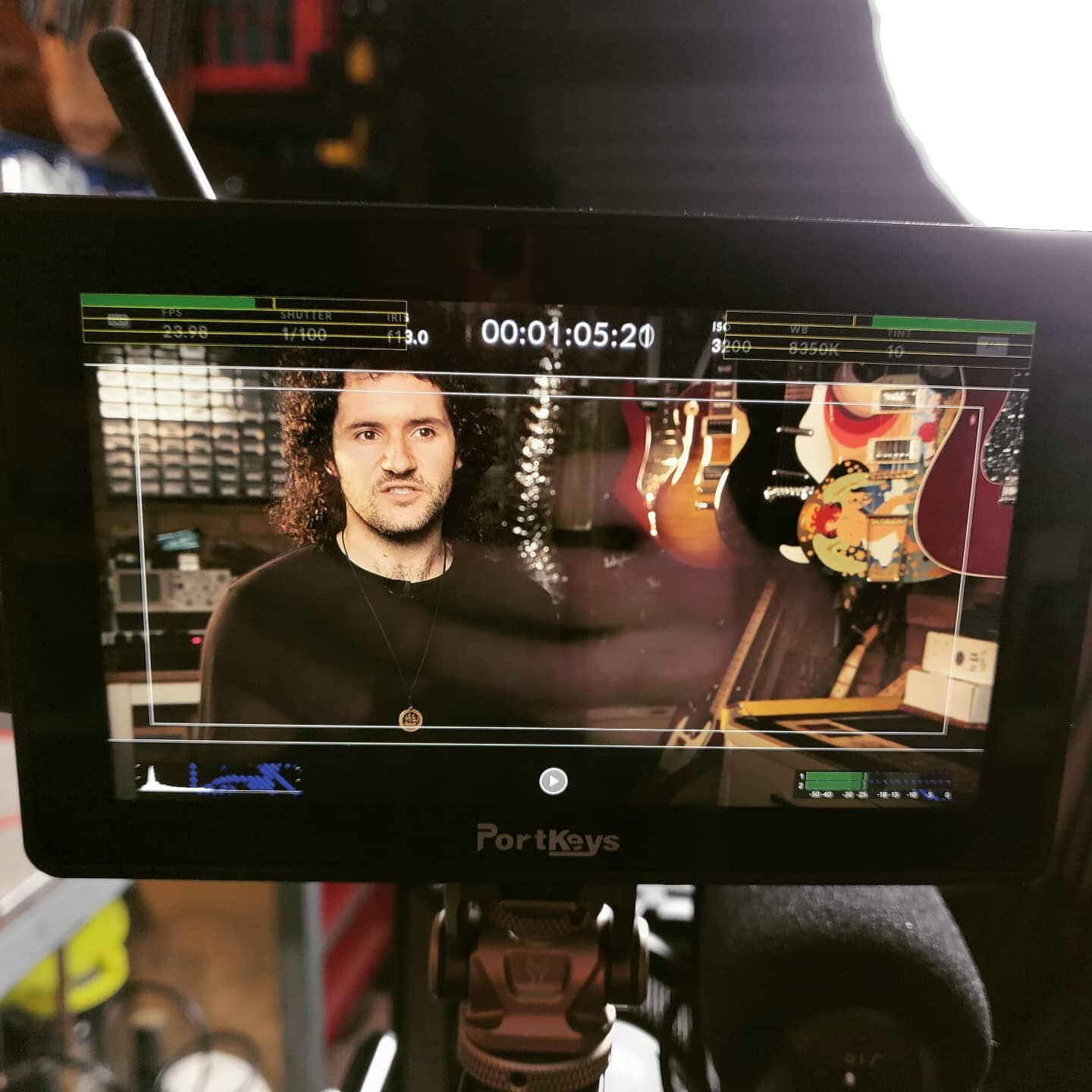Got some really exciting things in the works at the moment ✌️
.
🎥 @hitmeupcreative
.
#weztech #videoproduction #camera #guitars #guitar #guitarshop #smallbusiness #soletrader  #familybusiness #lifestory #storytime #music #industry #musicindustry #gu