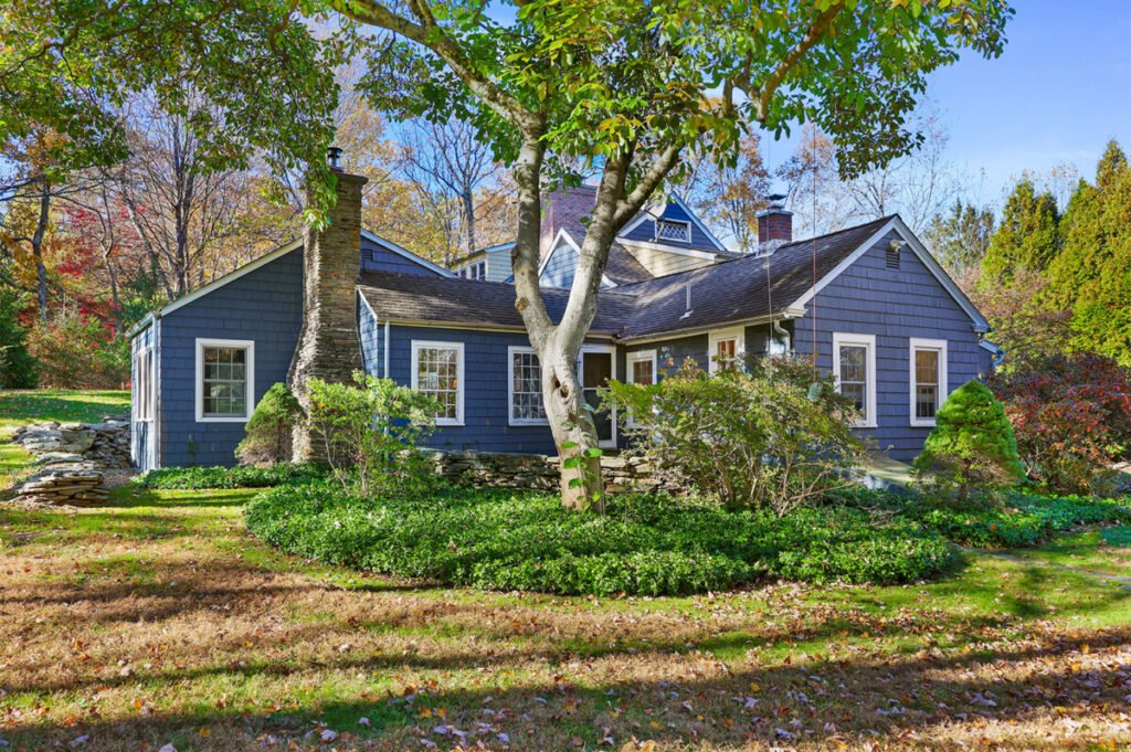 2492 Congress Street, Fairfield