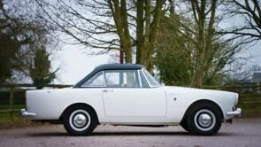 Salvage Hunters:Classic Cars Sunbeam Alpine PT2