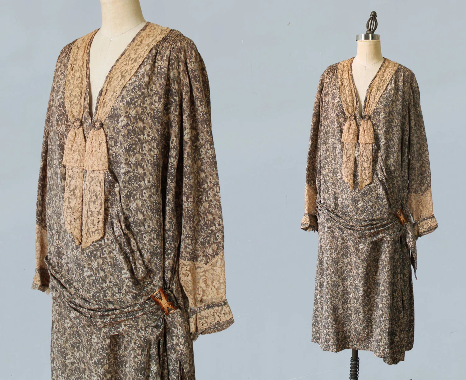 Printed silk dress with lace. 1920s.