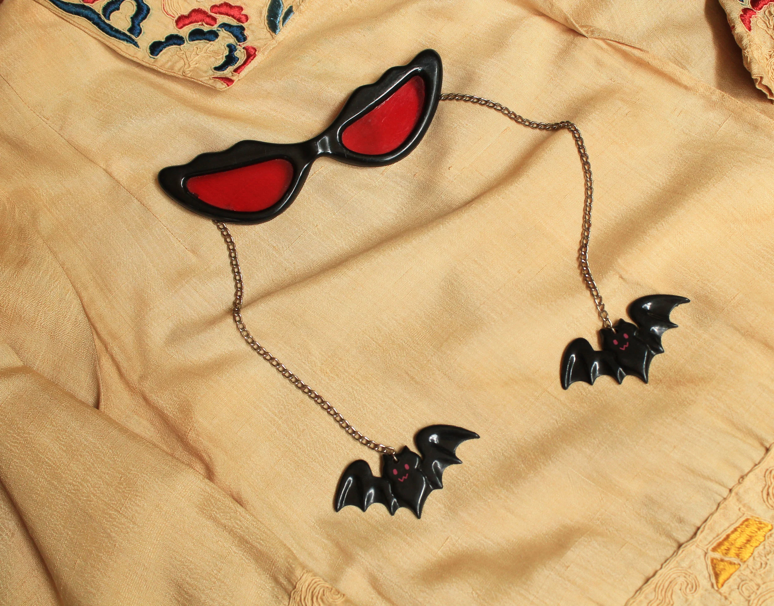 1980s Dangling Bat Earring Cat Eye Sunglasses 