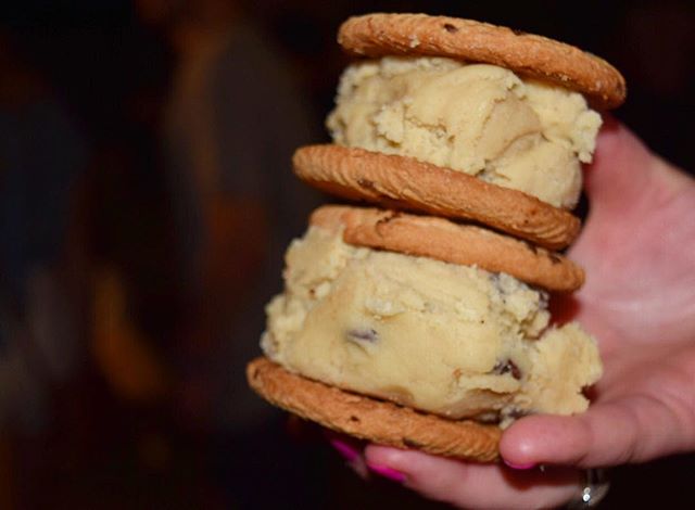 If you don&rsquo;t dough now you know 🍪🍪🍪 #cookiedough #chipwich #stacked #nightmarket #savorysweetsisters