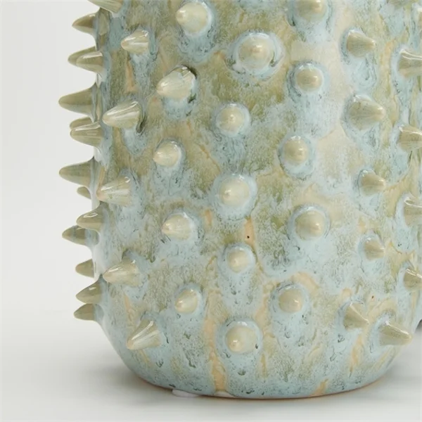 Spike_Vase_color close up.jpg