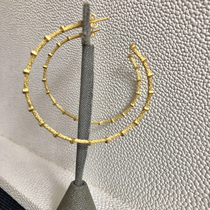 gold hoops_4.jpg
