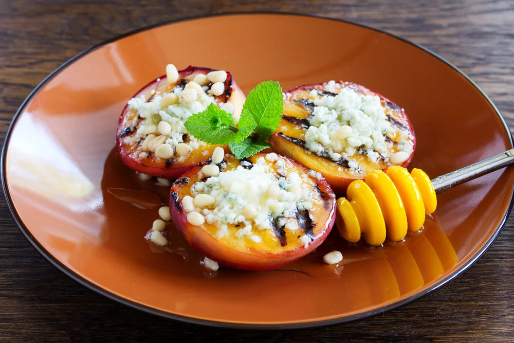 Grilled peaches with honey and gorgonzola.jpg