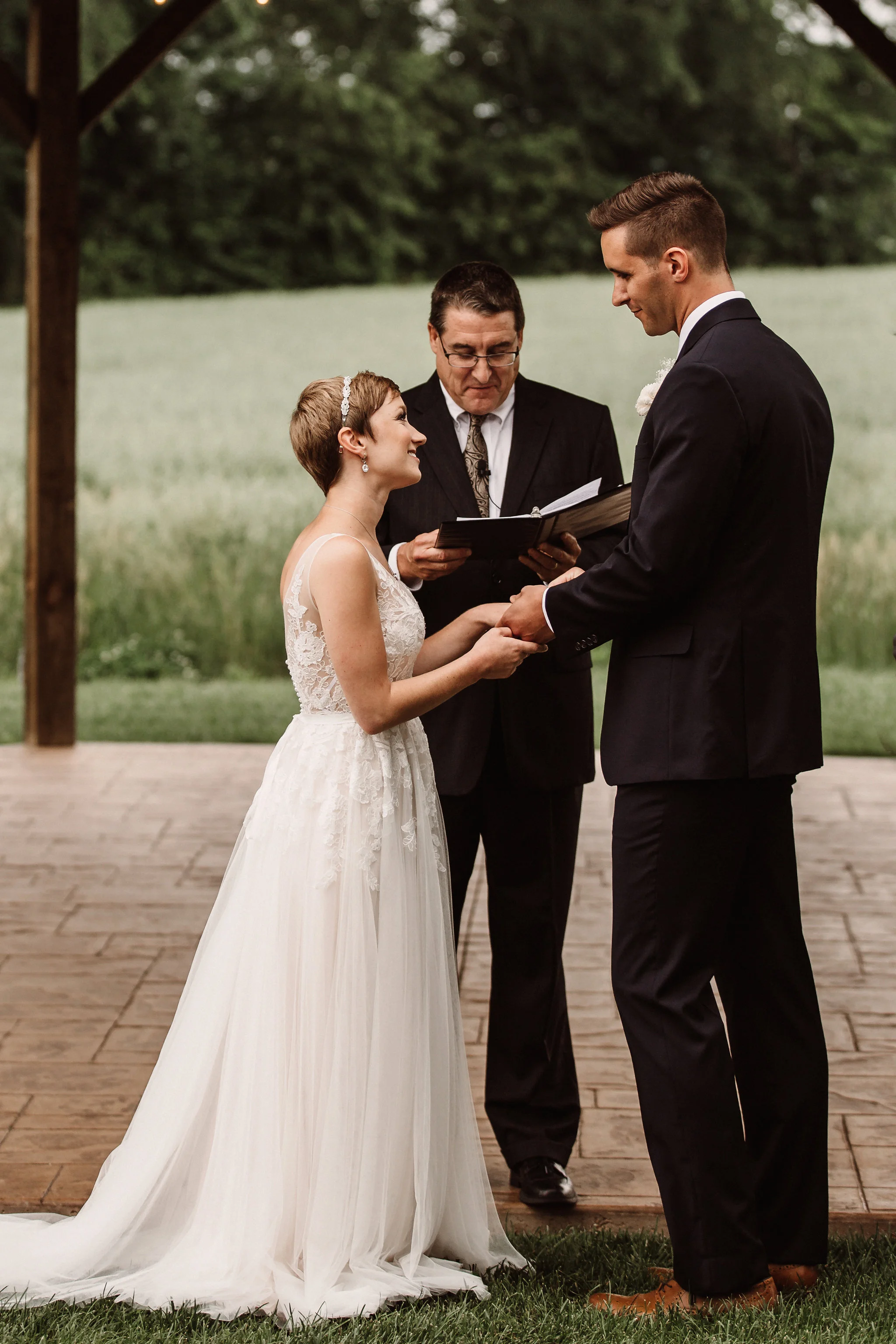 JULIE&BENMARRIED112.jpg