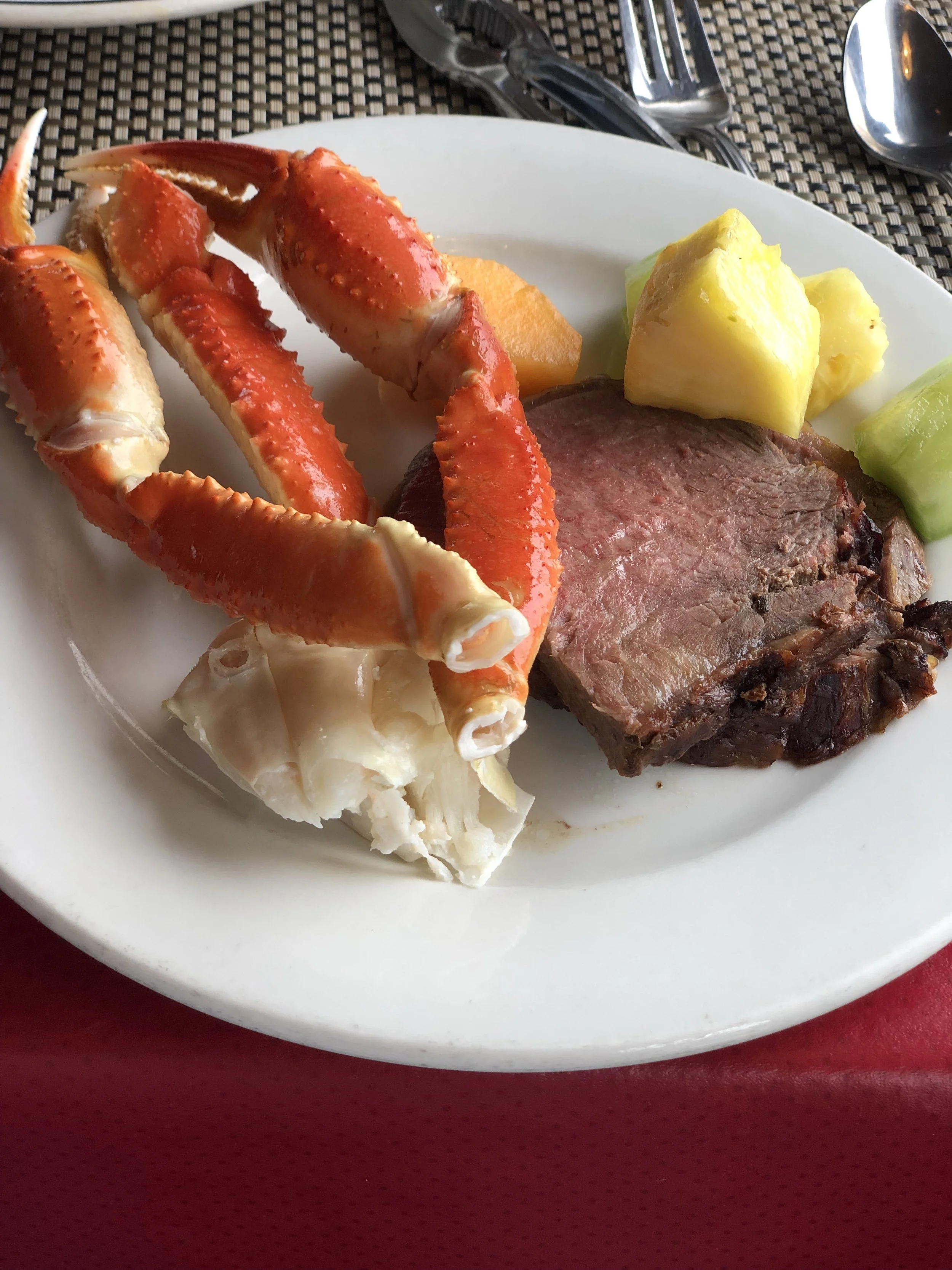 MASTERS SUNDAY - PRIME RIB and CRAB LEGS Special 