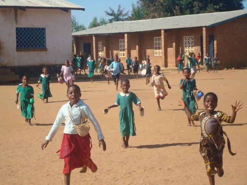 malawi kids running.jpg