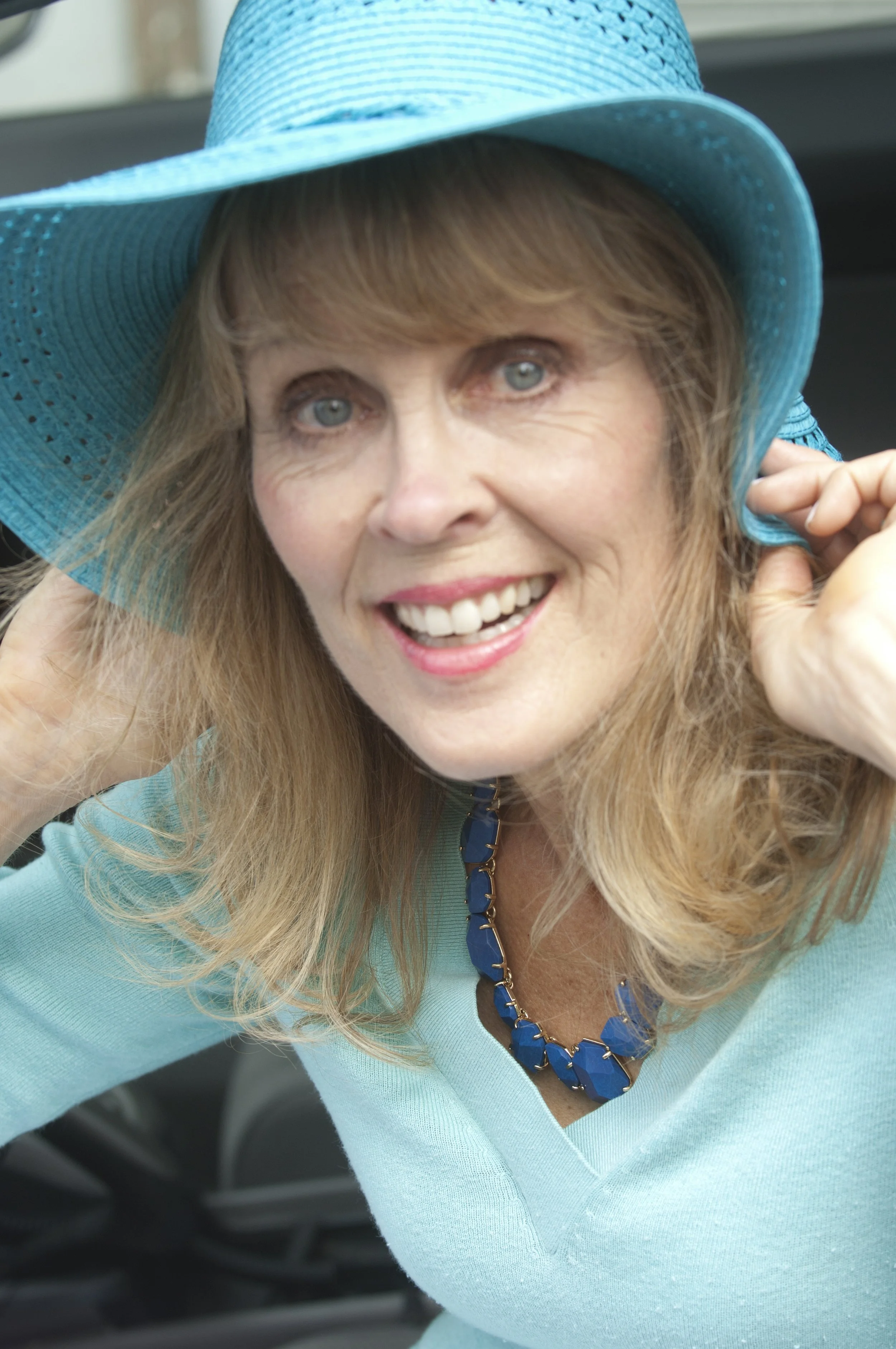 YNiccolls_headshot-h006.jpg