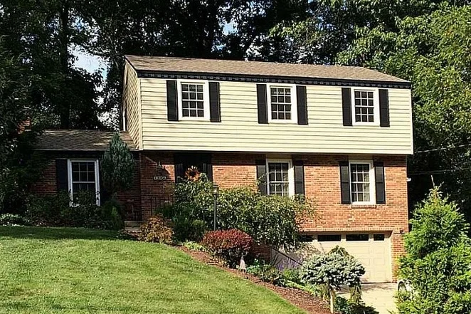 1748 Quigg, Upper St Clair, PA 15241