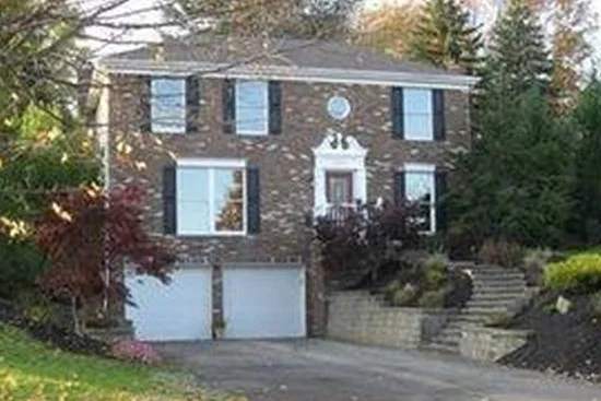 2680 Marshfield Dr, Upper St Clair, PA 15241