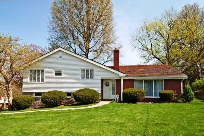 2215 Pleasantvue Circle, Pittsburgh, PA 15243