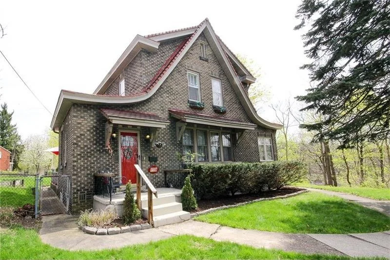 113 Hills Ave, Carnegie, PA 15106