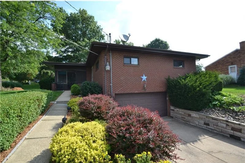 1245 Cocker Drive, Bethel Park, PA 15102