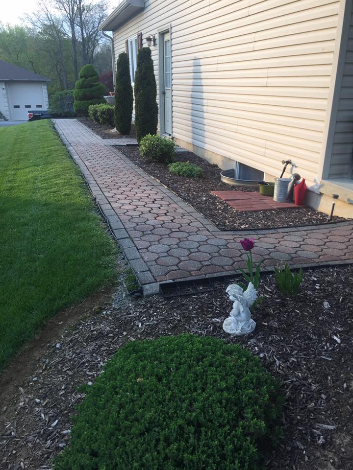 Landscape contractor with top lawn care in Allentown, PA