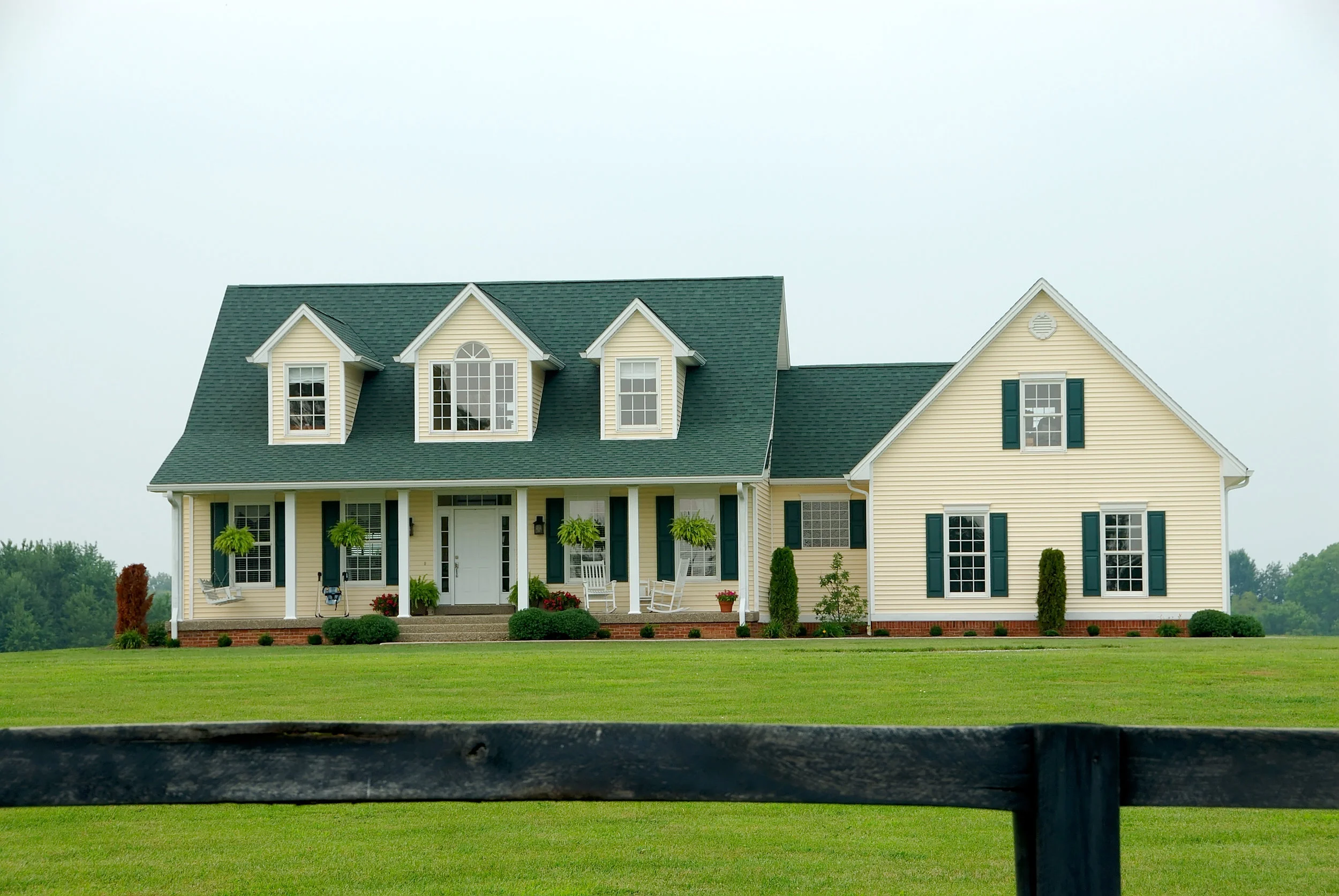 5 Farmhouse Landscaping Ideas for Your Lebanon, PA, Backyard