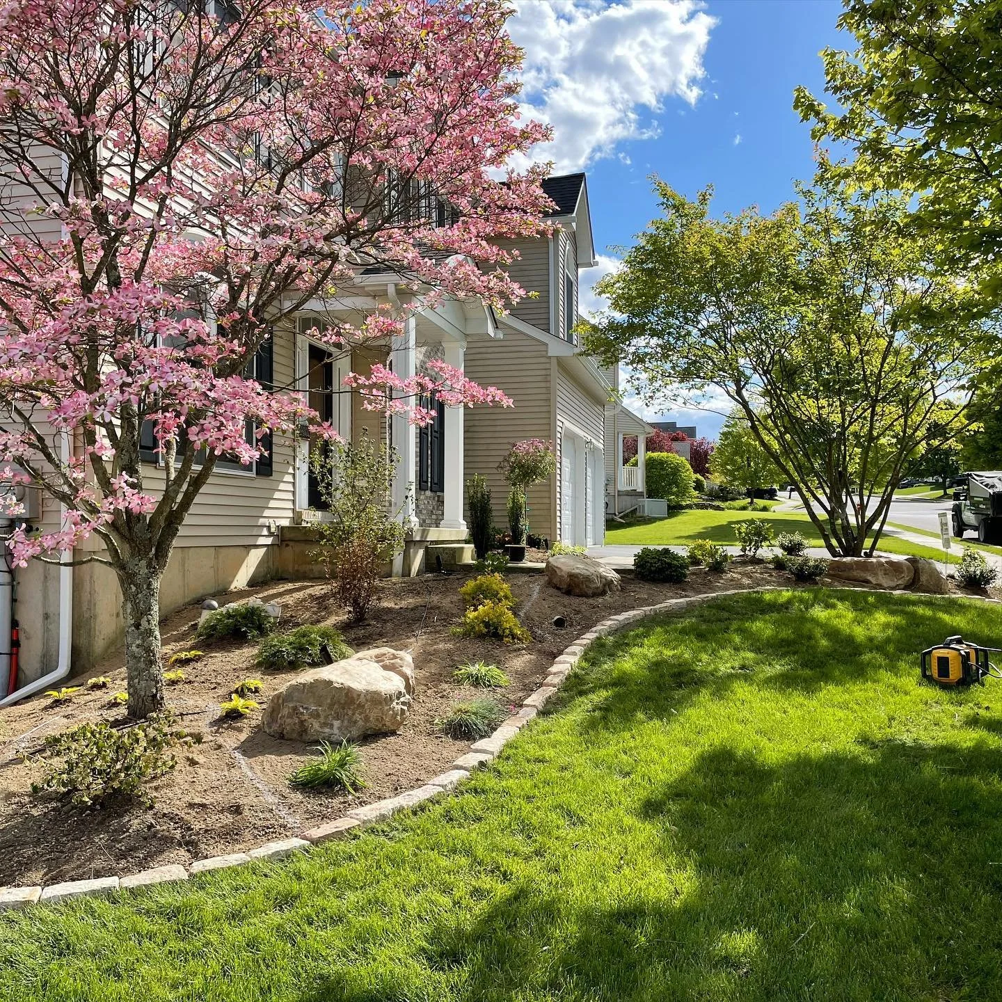 4 Ways Landscapers Can Create an Inviting Feel With Your Front Yard Landscaping in Wescosville, PA