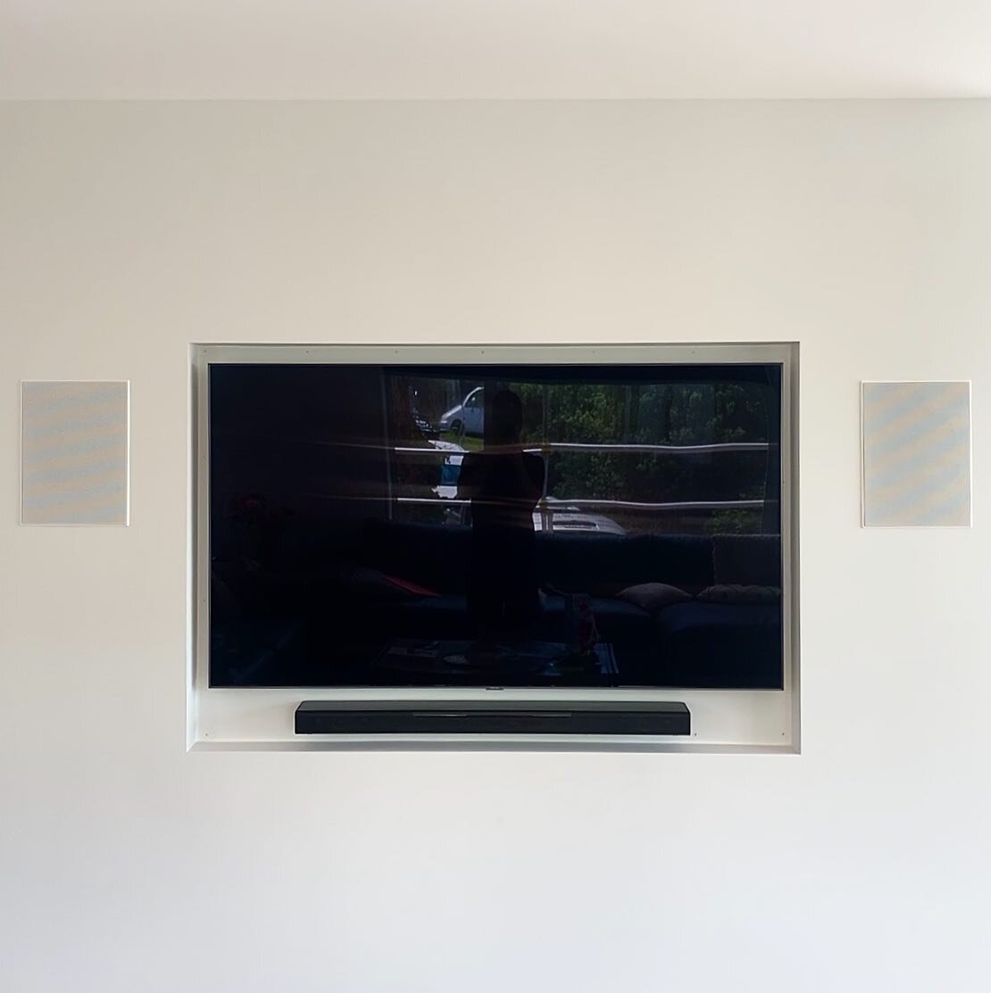 86&rdquo; TV 
- 7.1 Audio 
- 4 Audio Zones 
- Automated Control

Recently Completed, Holdaway Project.

https://www.mcwe.co.nz/audio