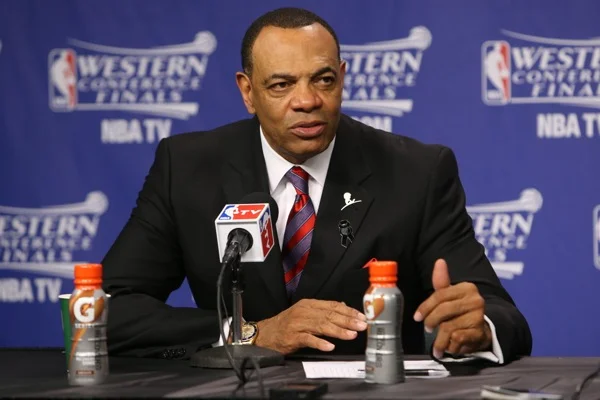 lionel-hollins-3.jpg