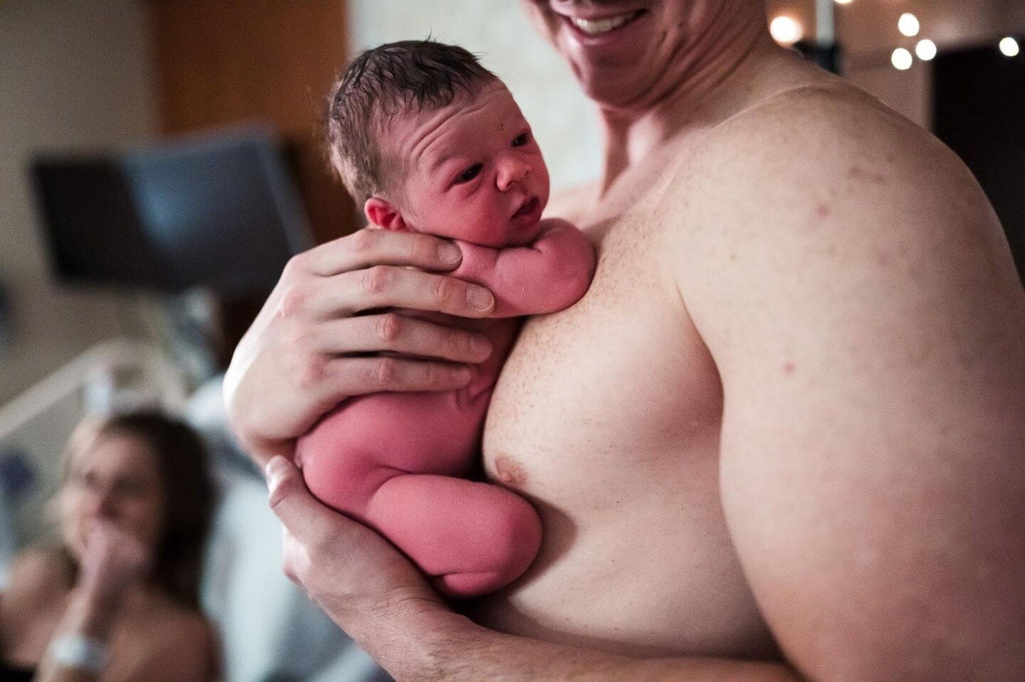 GAH that sweet newborn baby brow! Those open eyes! The softest skin... We love to soak up all the little details when your babe arrives so you can gush over their tiny features for all the years ahead.

#birth #birthphoto #birthphotography #hospitalb