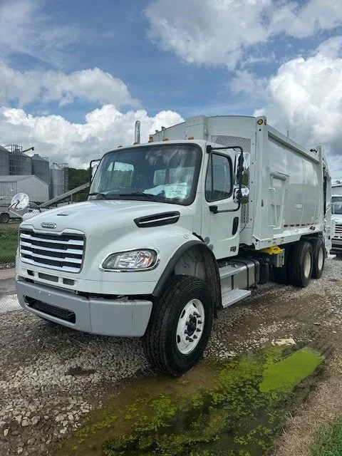 2025 Freightliner w 25 YD Refuse