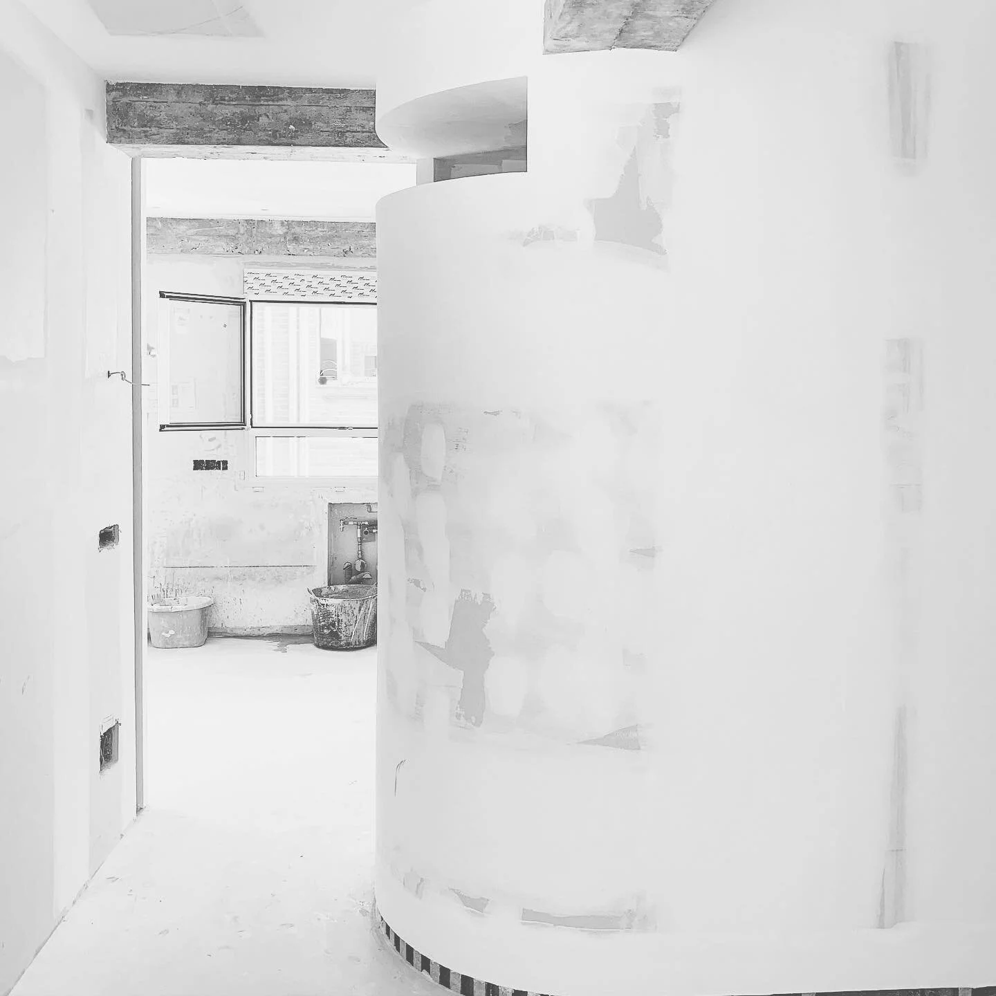 ◼️ c u r v e s 
#renovation #architecture 
@arenazagonzalez 
#AGPDO10EM