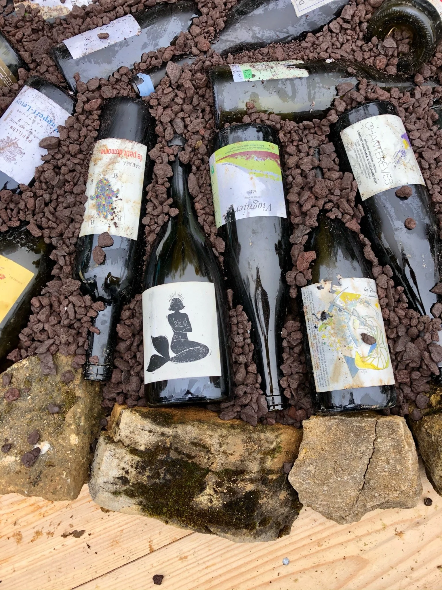 What better insulation than wine bottles for a vineyard oven? 