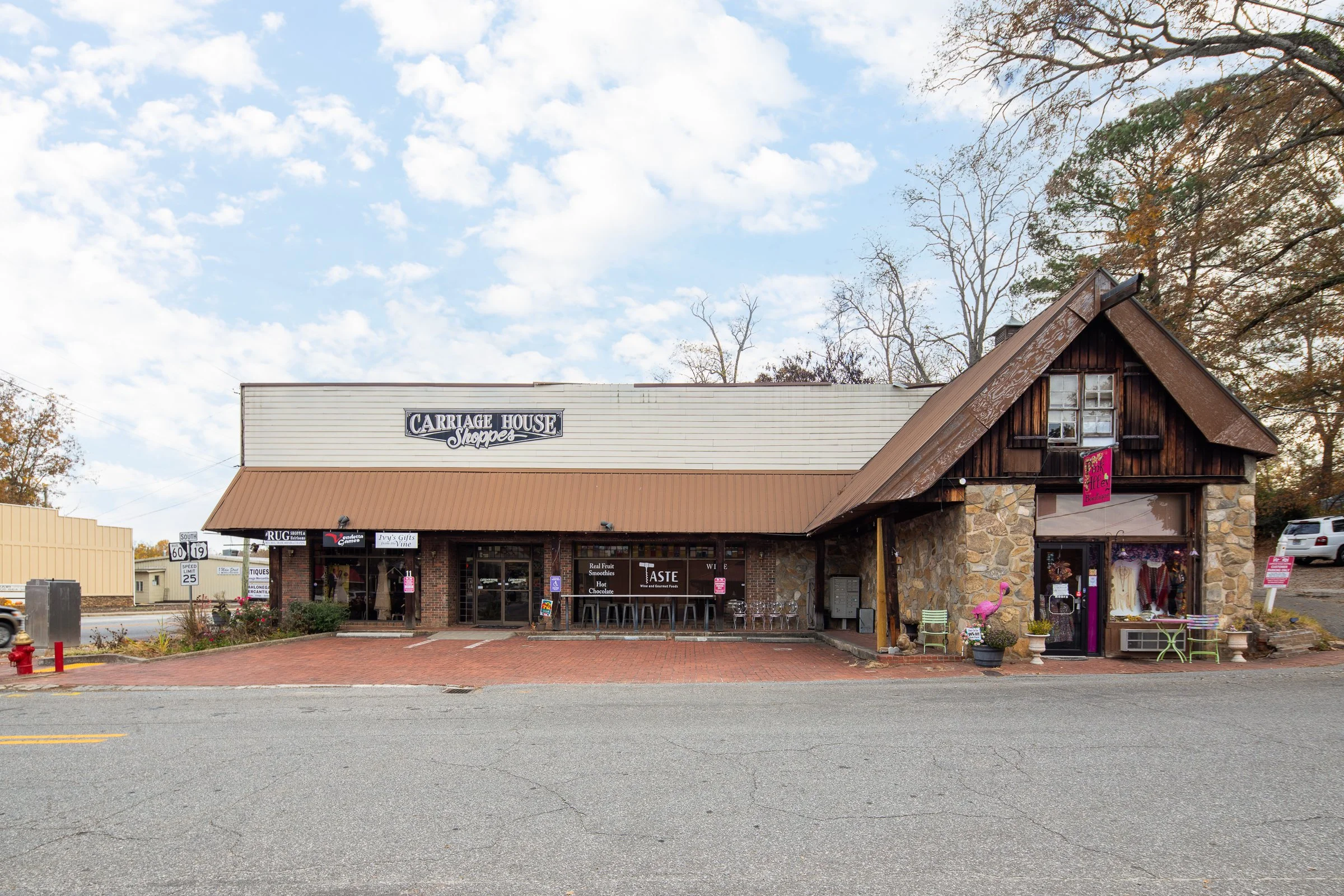 11 South Grove St | Downtown Dahlonega
