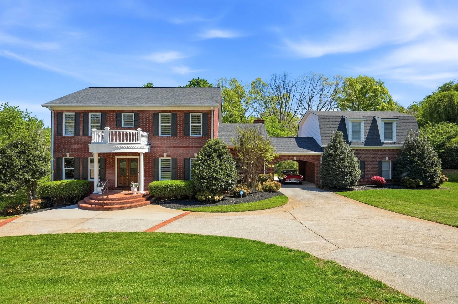 242 Cloudland Rd N