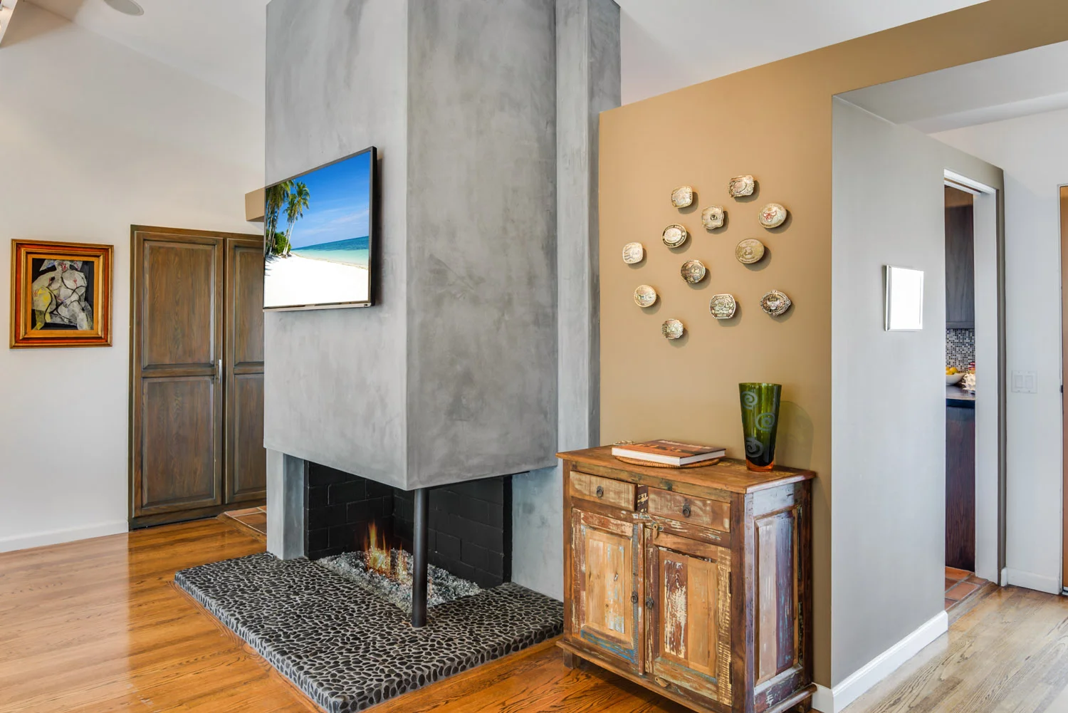 ElmdaleDr_Fireplace.jpg