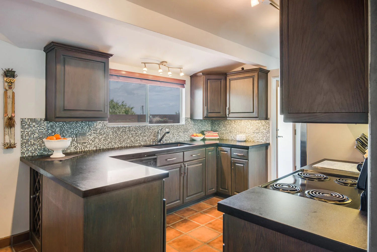 ElmdaleDr_Kitchen.jpg